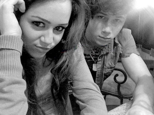 miley-and-nick.jpg