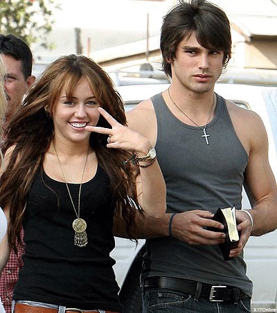 miley-cyrus-justin-gaston-.jpg